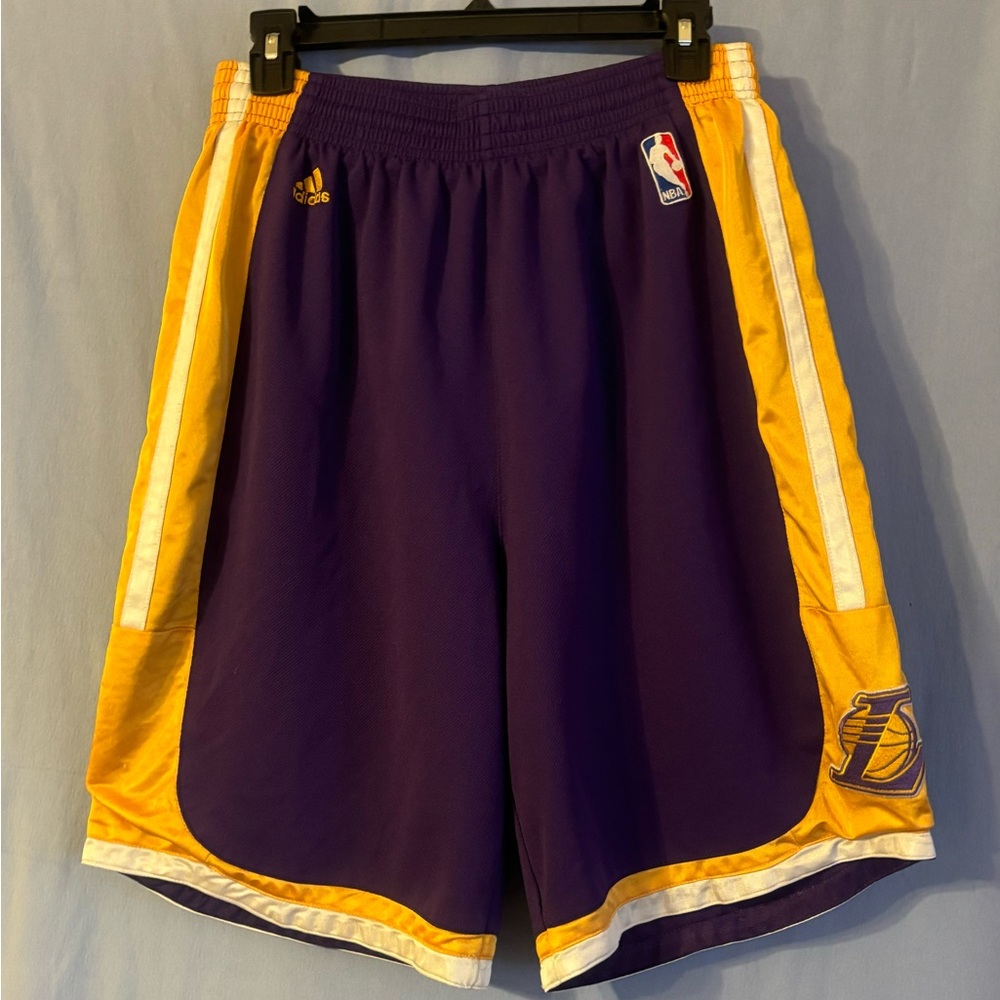 Men’s Adidas Lakers NBA Basketball Shorts Size Medium